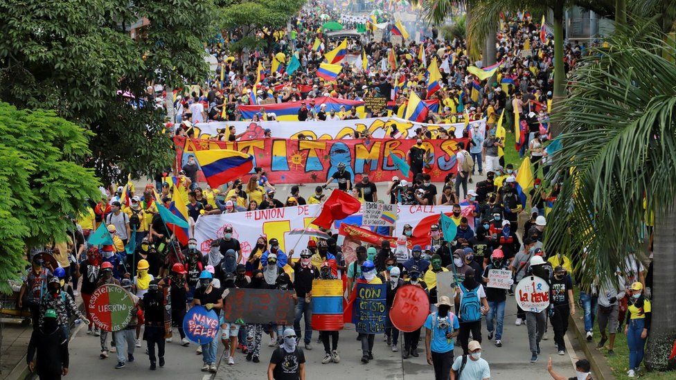 Colombia protests: Duque sends military to&nbsp;Cali