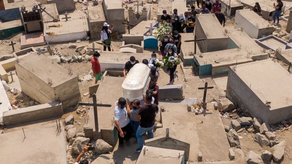Covid: Peru more than doubles death toll after&nbsp;review