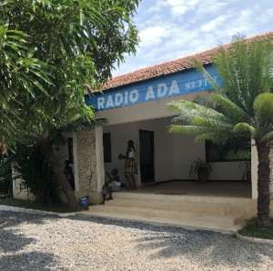 10 armed macho men allegedly attack Radio Ada, hold staff hostage, ransack studio over McDan-Songhor&nbsp;broadcast