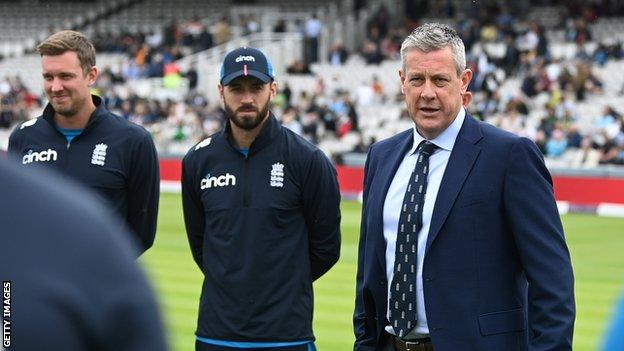 Ashley Giles: England managing director stands down after Ashes&nbsp;defeat