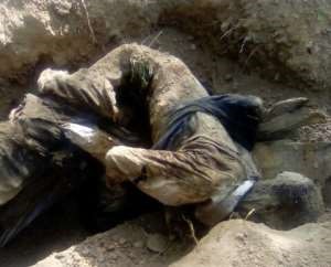 Horror: Three ‘sakawa boys’ exhume dead body, escape after being spotted at Ejura Moserate&nbsp;Cemetery