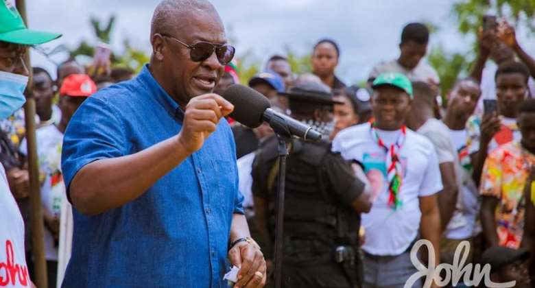 If you see my picture just put your thumbprint there’ — Mahama teaches NDC delegates how to avoid spoilt&nbsp;ballots.