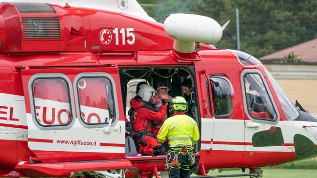 Accident in Zeri, bus with students on board off the road: some&nbsp;injured