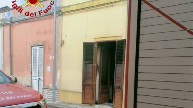 Salice Salentino, a fire breaks out in the bedroom: 58 year old saved by her&nbsp;son