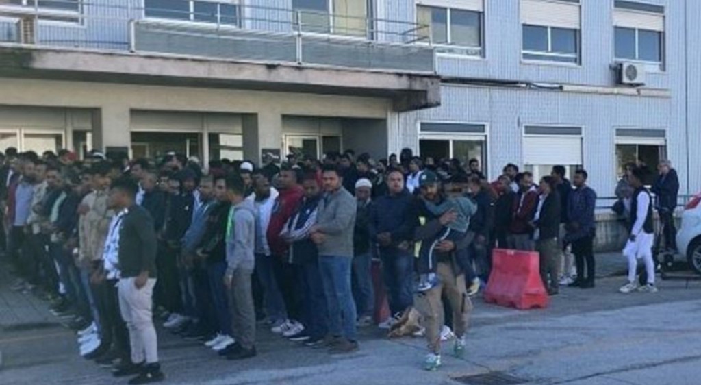 Goodbye to the 15-year-old suicidal girl. The father denies the arranged marriageThe juvenile prosecutor’s office and the Ancona municipality had dealt with the&nbsp;case