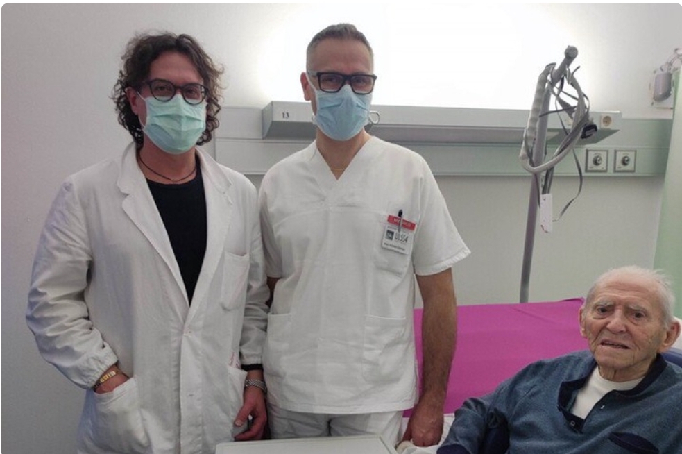 106 years old man , gets back on his feet after 2&nbsp;days