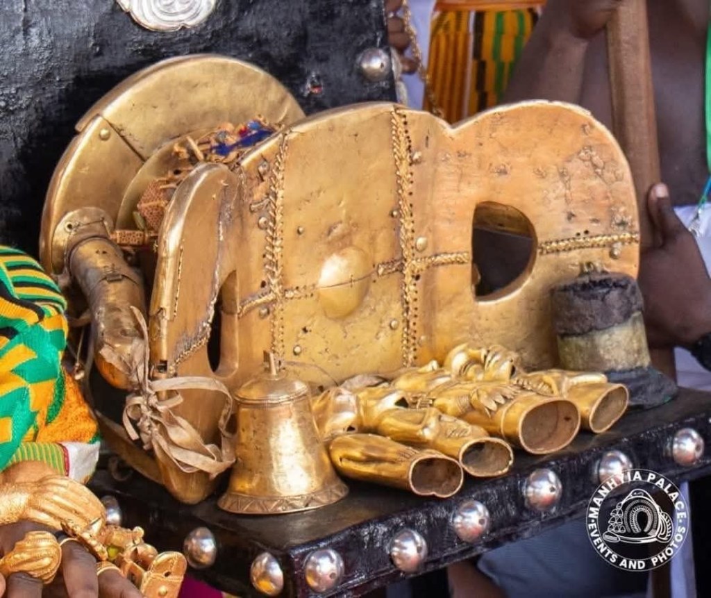 THE GOLDEN STOOL KNOWN IN THE ASHANTI LANGUAGE AS&nbsp; (SIKA DWA&nbsp;KOFI)